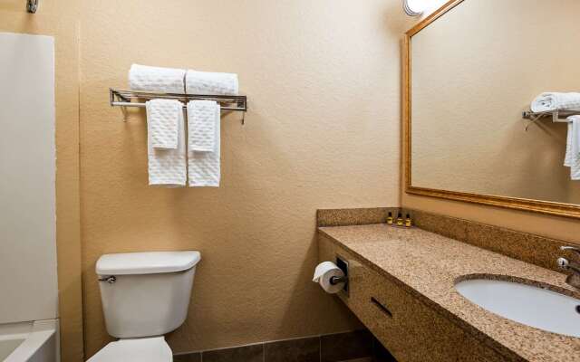 Best Western Plus Strawberry Inn & Suites