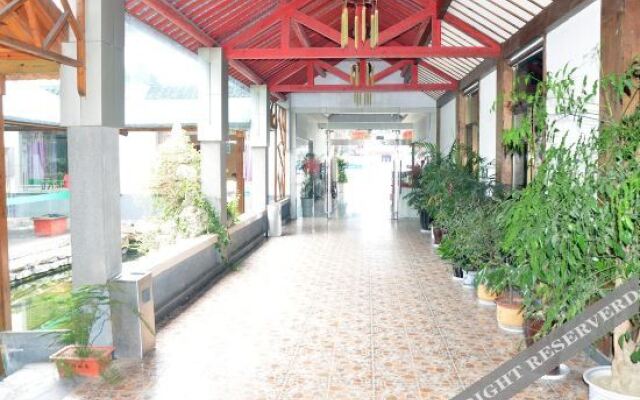 Ru Sun Moon Room