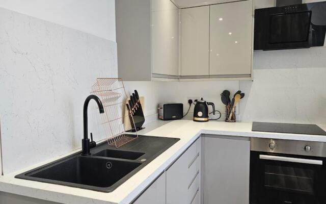 Cozy Liverpool Apartment With 2 Bedrooms