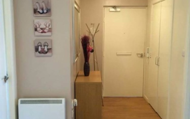 3 Bedroom Flat Near City Centre With Parking