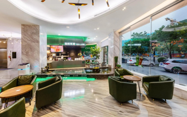 Qian Hai Holiday Hotel