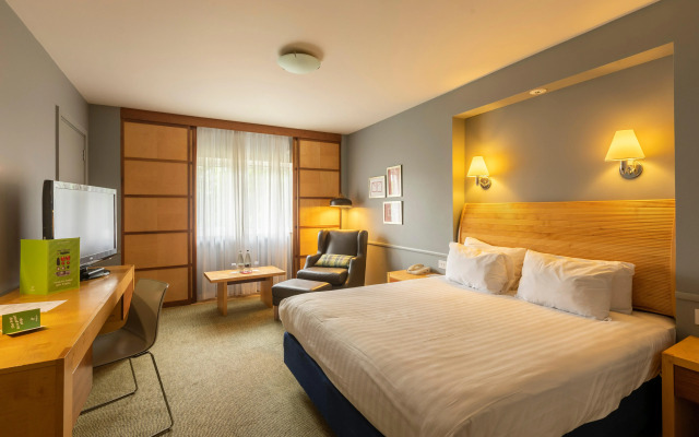 Holiday Inn Guildford by IHG