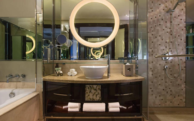 Renaissance Shanghai Pudong Hotel