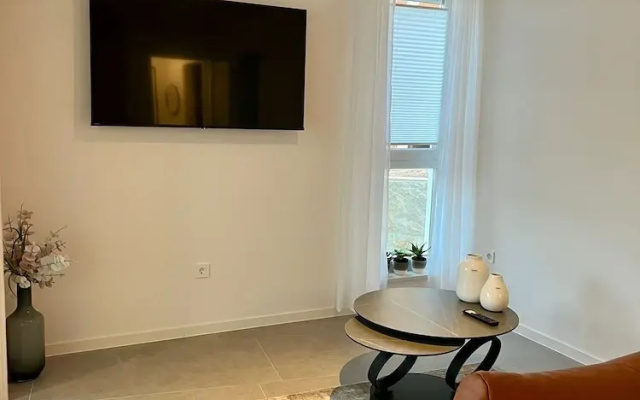Salt & Stone-apartment with private pool