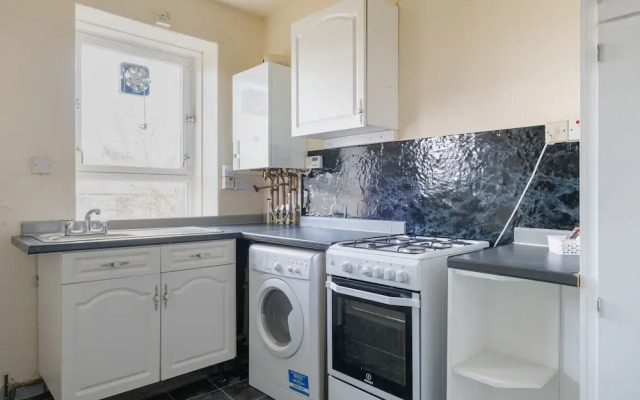 Novelty Suites - Powis Circle