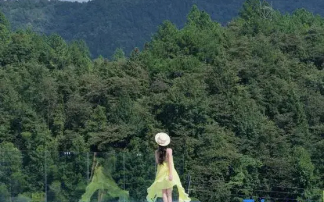 At The Moment Resort By Jingdezhen