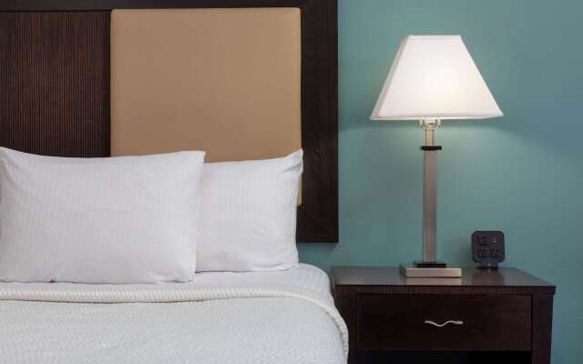 La Quinta Inn & Suites by Wyndham Savannah Airport - Pooler