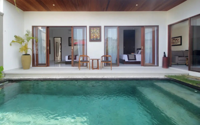Bougainvillea Villas Cemagi by Parigata