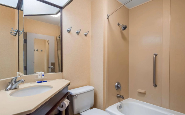 Baymont by Wyndham Monroe Ohio