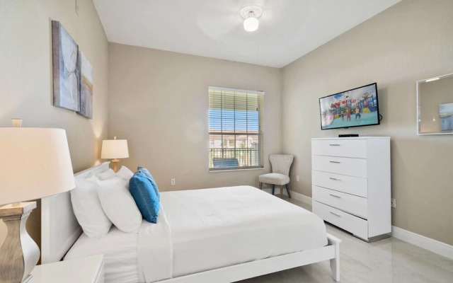 4804 Cayview Avenue #401