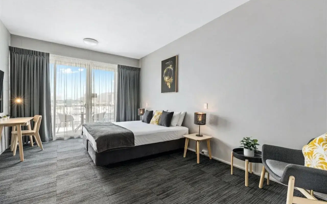 Gilligan's Backpackers Hotel & Resort