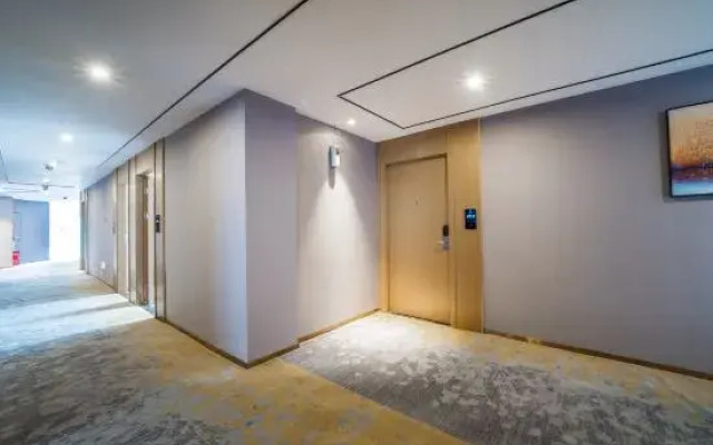 Chongqing Tianhui Hotel (Southwest University Zhuangyuanbei Subway Station)