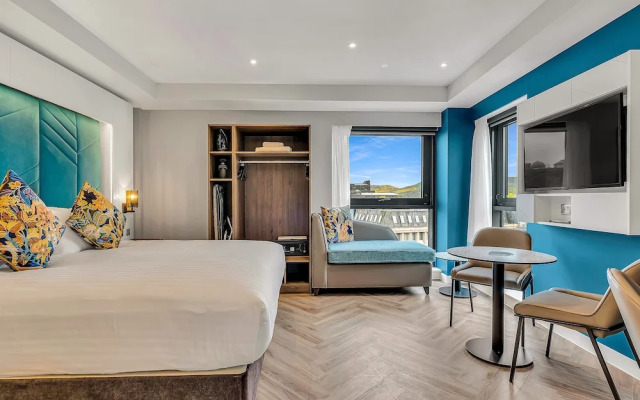 Roomzzz Edinburgh