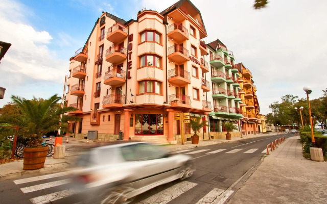 Saint George Hotel & Medical Spa