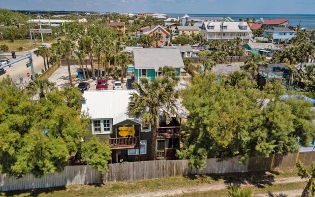Marvelous Mermaid Beach Bungalow Dog-friendly