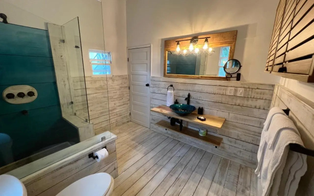 Kokomo Beach Suites