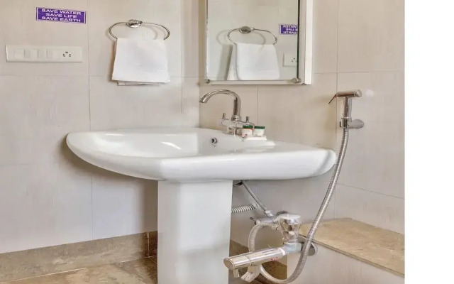 Hotel Ratna Regency by OYO Rooms