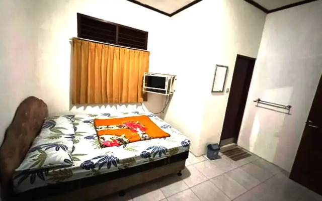 Hotel O Kost Gowa Near Gowa