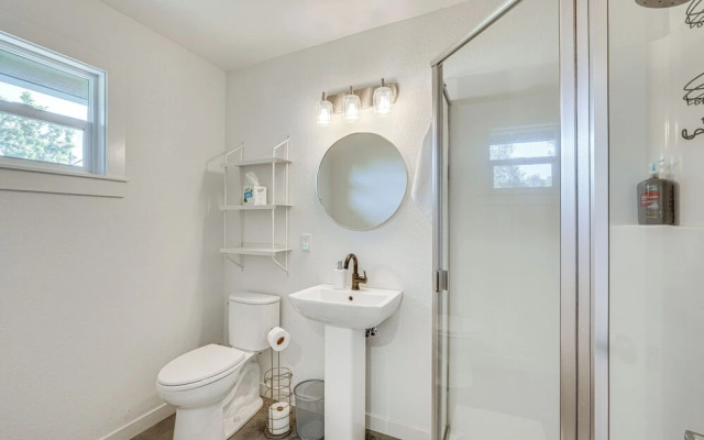 Welcoming Grants Pass Retreat - Walk to Park!