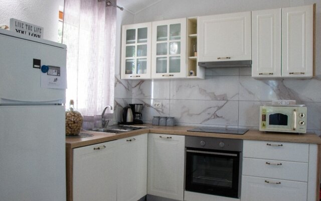 Three Holiday Homes - H1 Azur