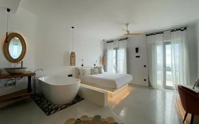 Villa Oggi With Jacuzzi and Pool