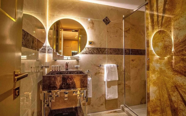 No 1 Oxford Street Hotel And Suites