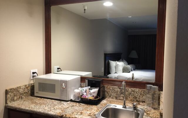 Coast Burbank Hotel