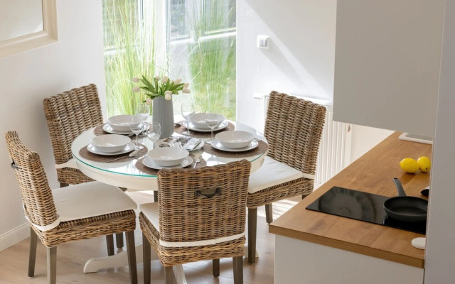 Four Seasons Apartment by Renters