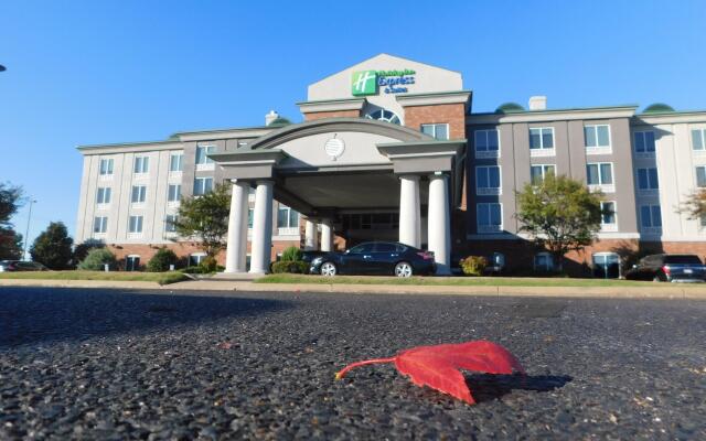 Holiday Inn Express & Suites Millington, an IHG Hotel