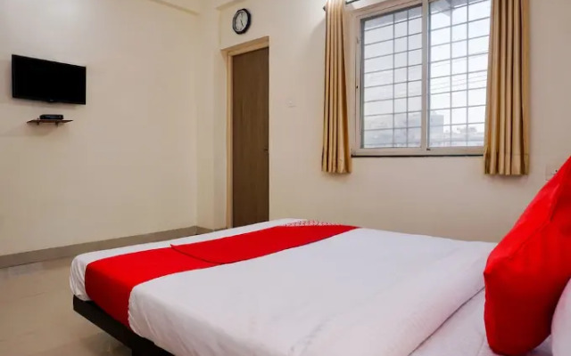 OYO Flagship 22520 Lakeview Lohegaon