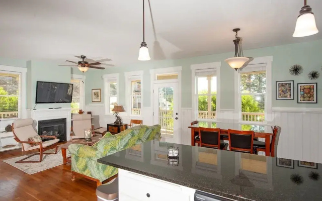 The Black Pearl 3 Bedroom Home
