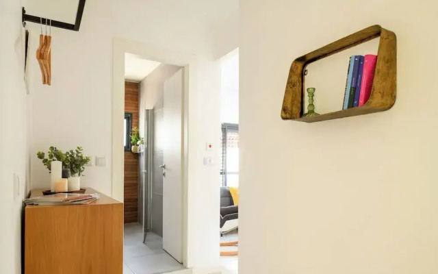 The Carmel House Apt hotel By Sea N Rent