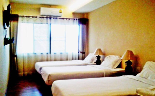 Banphung Hernkarn Resort – Guest Rooms – Mae Sariang