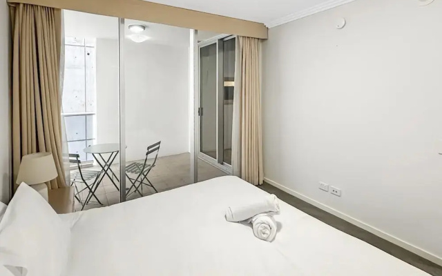 2-bed City Apartment With Gym