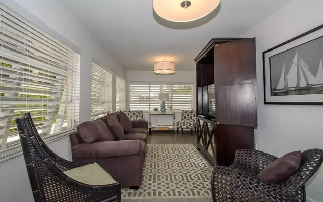 3 Palms Retreat by RedAwning