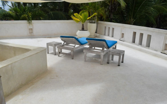 The Villa Luxury Suites Hotel