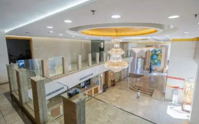 Sunshine Holiday Hotel