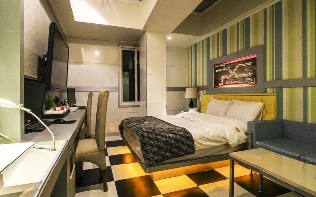 2X Hotel