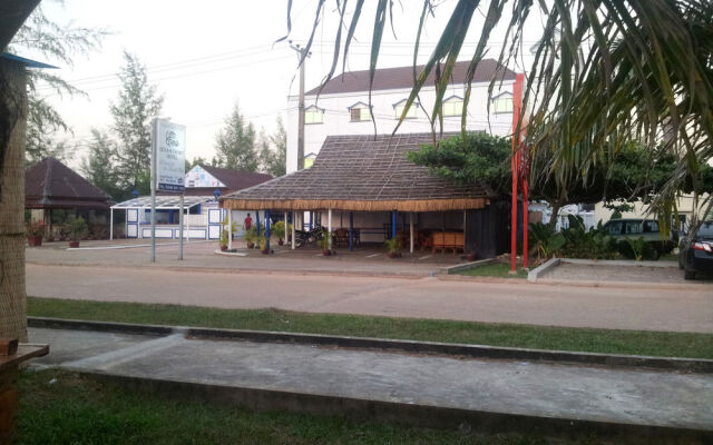 Eos Oceanfront Hotel