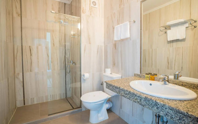 Perla Beach Hotel III