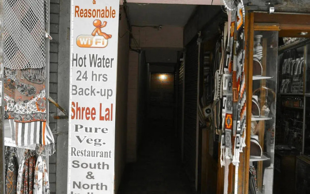Shree Lal Inn