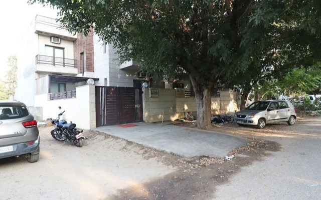 OYO 24624 Kaycee Residency