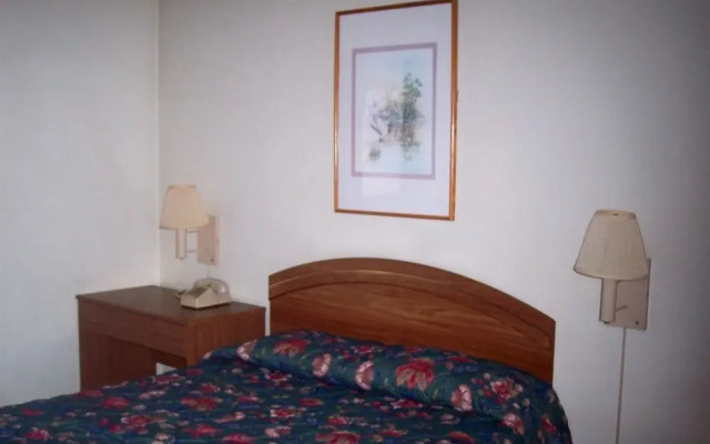Hillcrest Hotel and Lounge