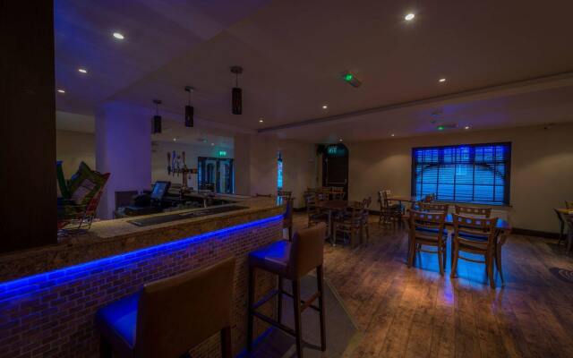 Starboard Stays Southampton