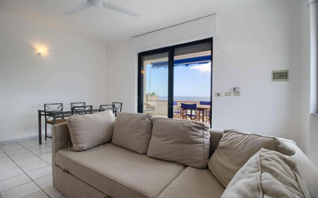 Sunset Greg, Lovely Front bay Terraced House