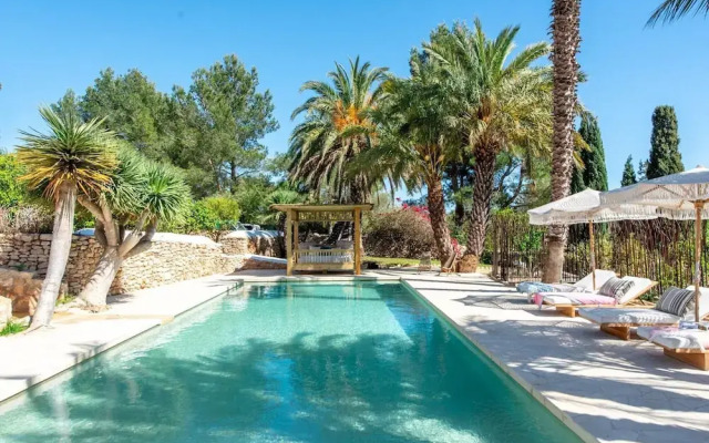 Impressive Farmhouse With Pool