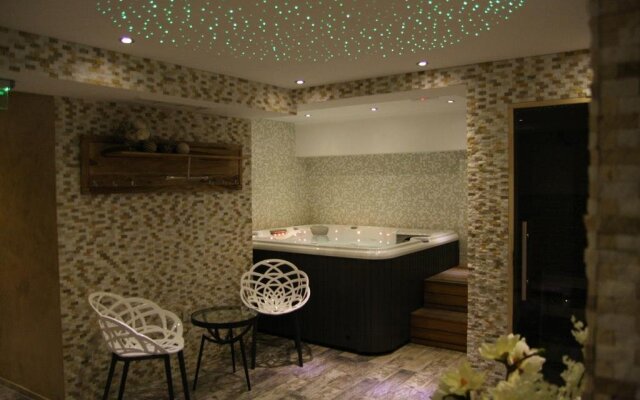 Family Hotel Zvezda