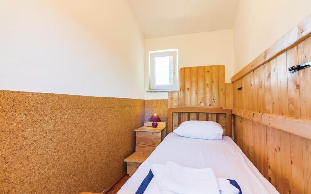 Amazing Home in Liznjan With Sauna, Wifi and 3 Bedrooms