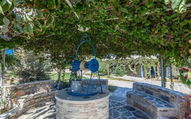 Crystal Naxos 2 Apartments at Mikri Vigla