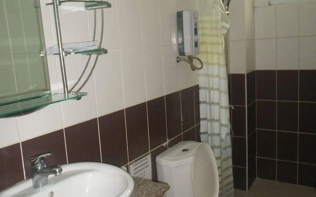 Roxon Apartments